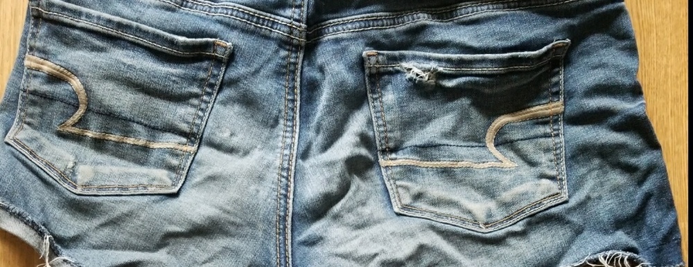 Shorts - Picture 3 of 4